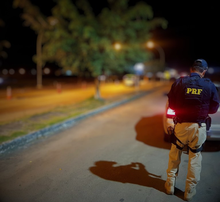 PRF flagra motorista com habilitação suspensa em Nossa Senhora do Socorro/SE.