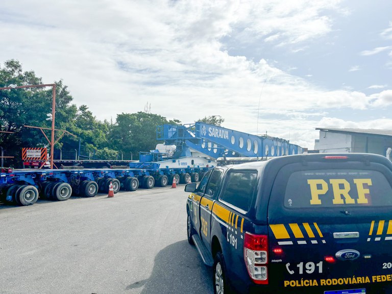 A escolta de um transformador de energia causará impacto no trânsito da BR 101 durante o fim de semana.