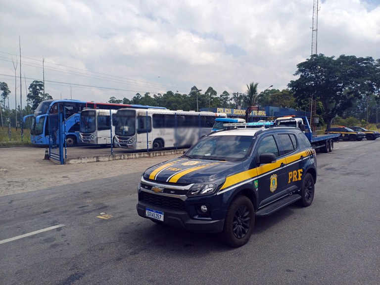 A PRF aumenta a fiscalização do transporte coletivo de passageiros no estado do Rio de Janeiro.