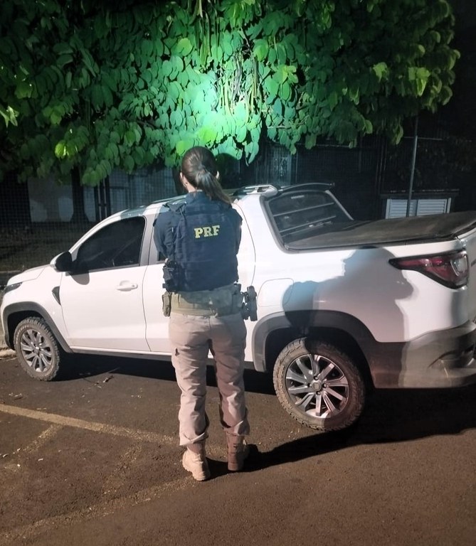 Car stolen in Rio Grande do Sul is recovered on BR-282 in Xanxerê.