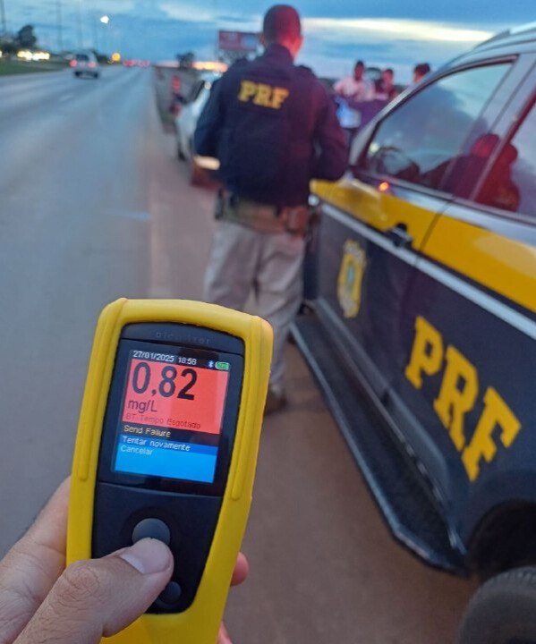 Motorista embriagado é detido pela PRF após tentativa de fuga na BR-020/DF.