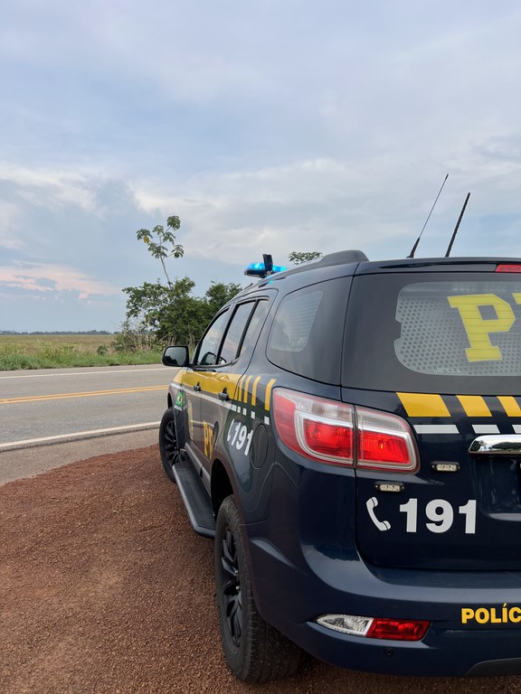 No estado de Rondônia, a Polícia Rodoviária Federal aumenta a fiscalização de trânsito durante o final de semana.