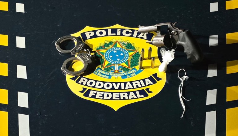 PRF detém indivíduo por portar ilegalmente arma de fogo em Santa Maria do Pará/PA.