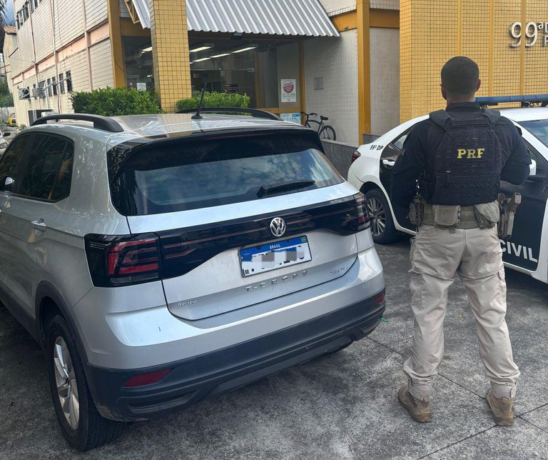 Veículo clonado é encontrado em Itatiaia e recuperado.